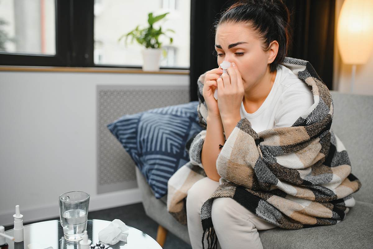 Жена със студова алергия