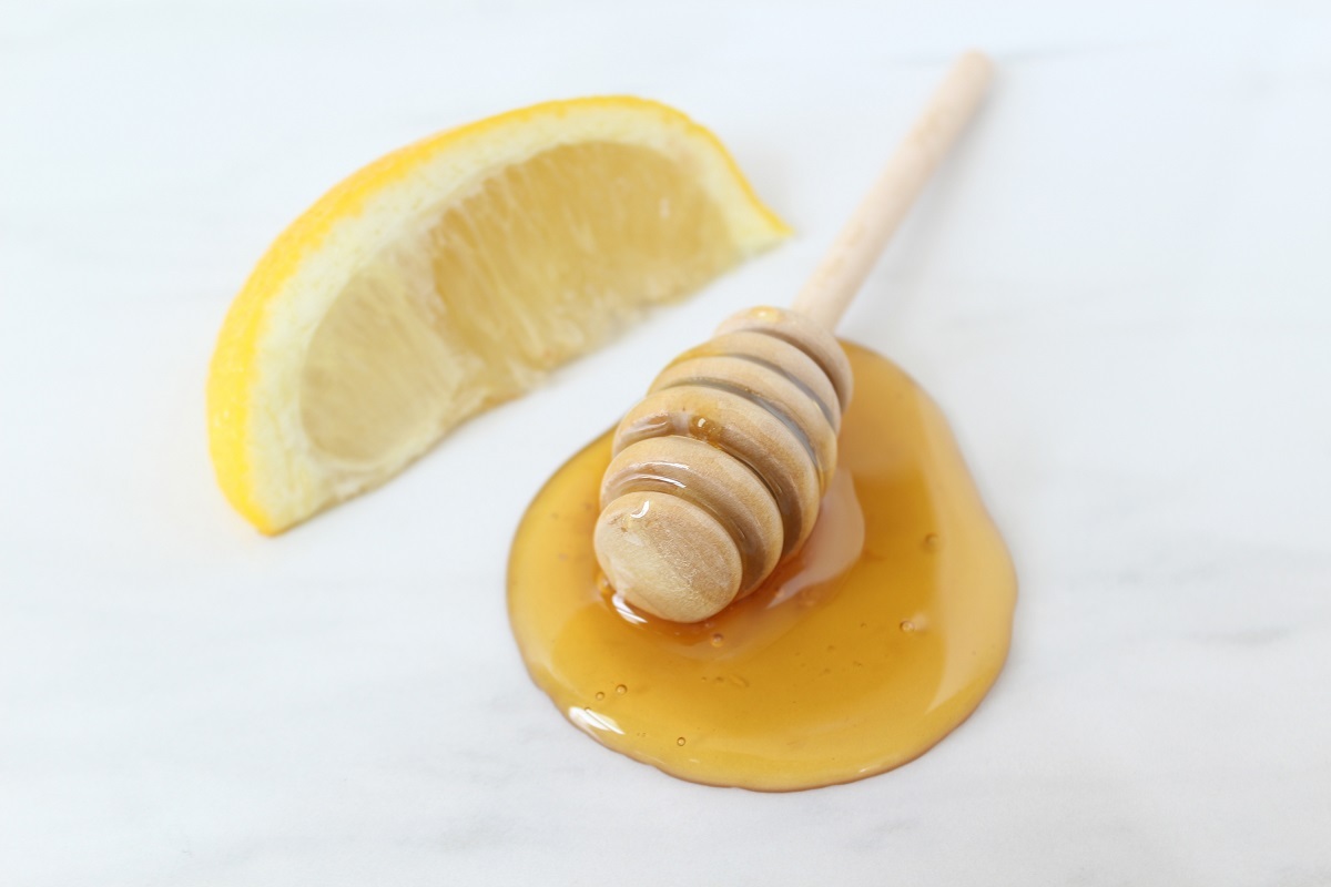 Лимон и мед срещу болки в гърлото